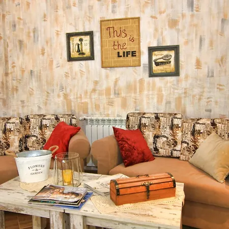 Eco House Kitana אספרוחובו