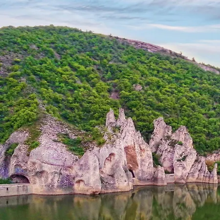 Eco House Kitana 3* אספרוחובו