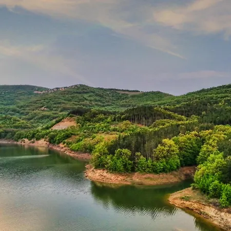 Eco House Kitana בית הארחה 3*