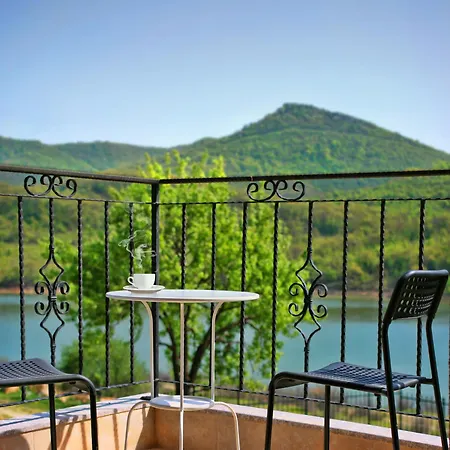 Eco House Kitana בית הארחה אספרוחובו