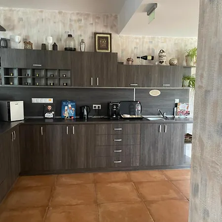 Eco House Kitana בית הארחה