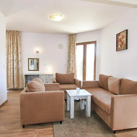 בית הארחה Eco House Kitana אספרוחובו