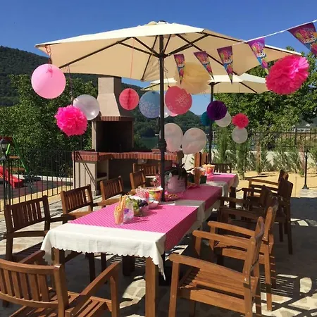 Eco House Kitana בית הארחה אספרוחובו