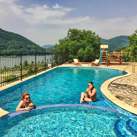 Eco House Kitana Gæstehus 3*