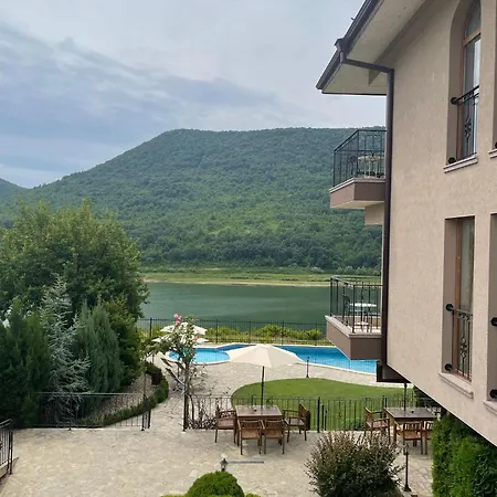 Eco House Kitana Gæstehus 3*