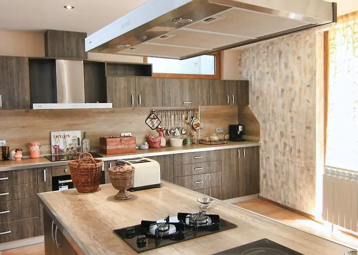 Eco House Kitana 3*